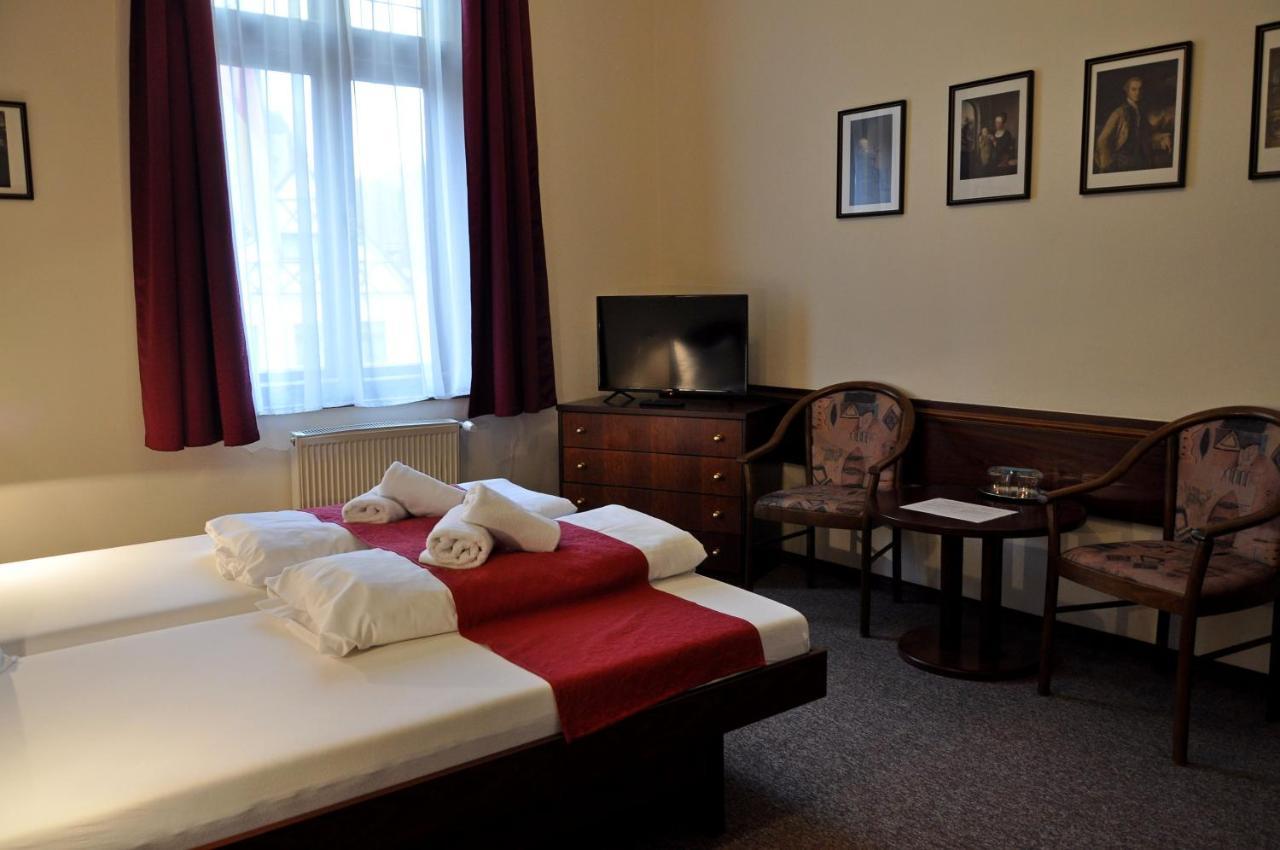 Hotel U Bílého koně Loket Camera foto