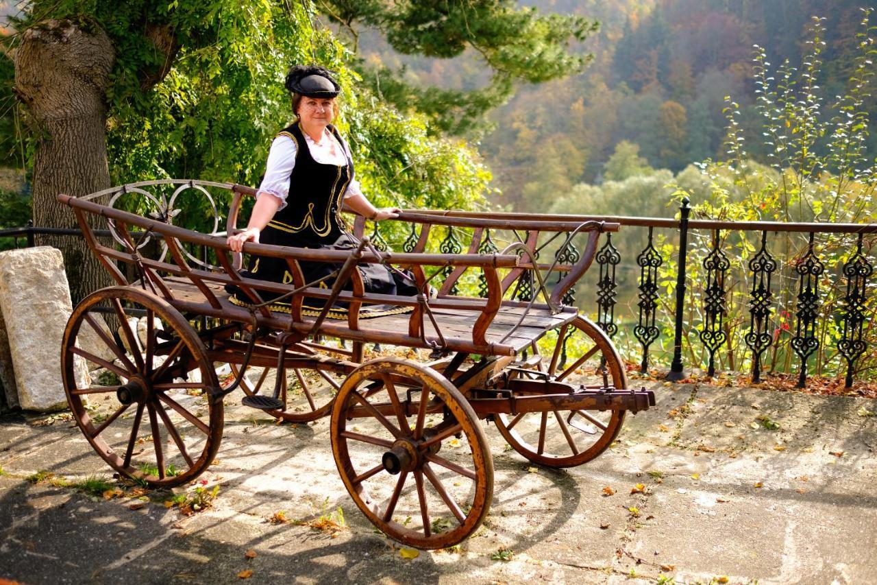 Hotel U Bílého koně Loket Esterno foto