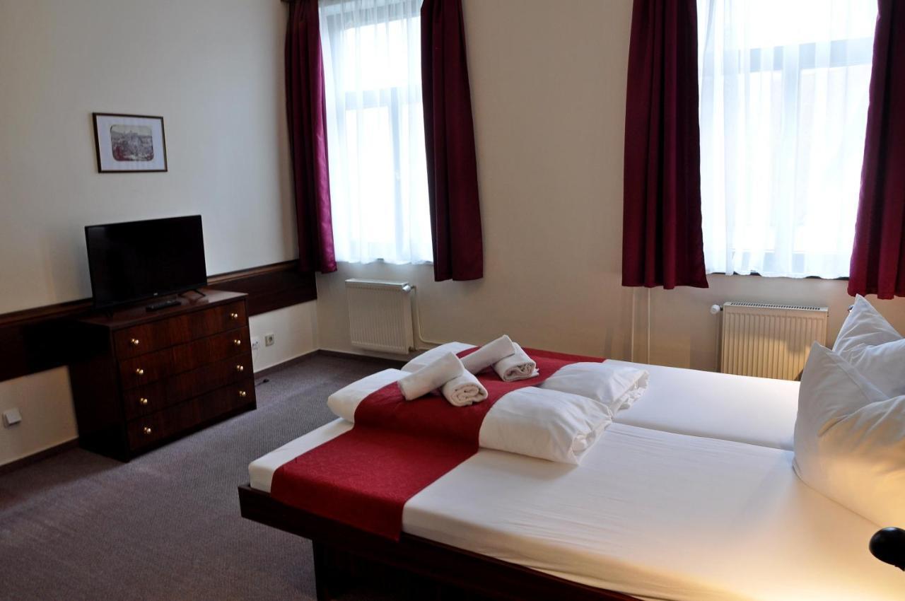 Hotel U Bílého koně Loket Camera foto