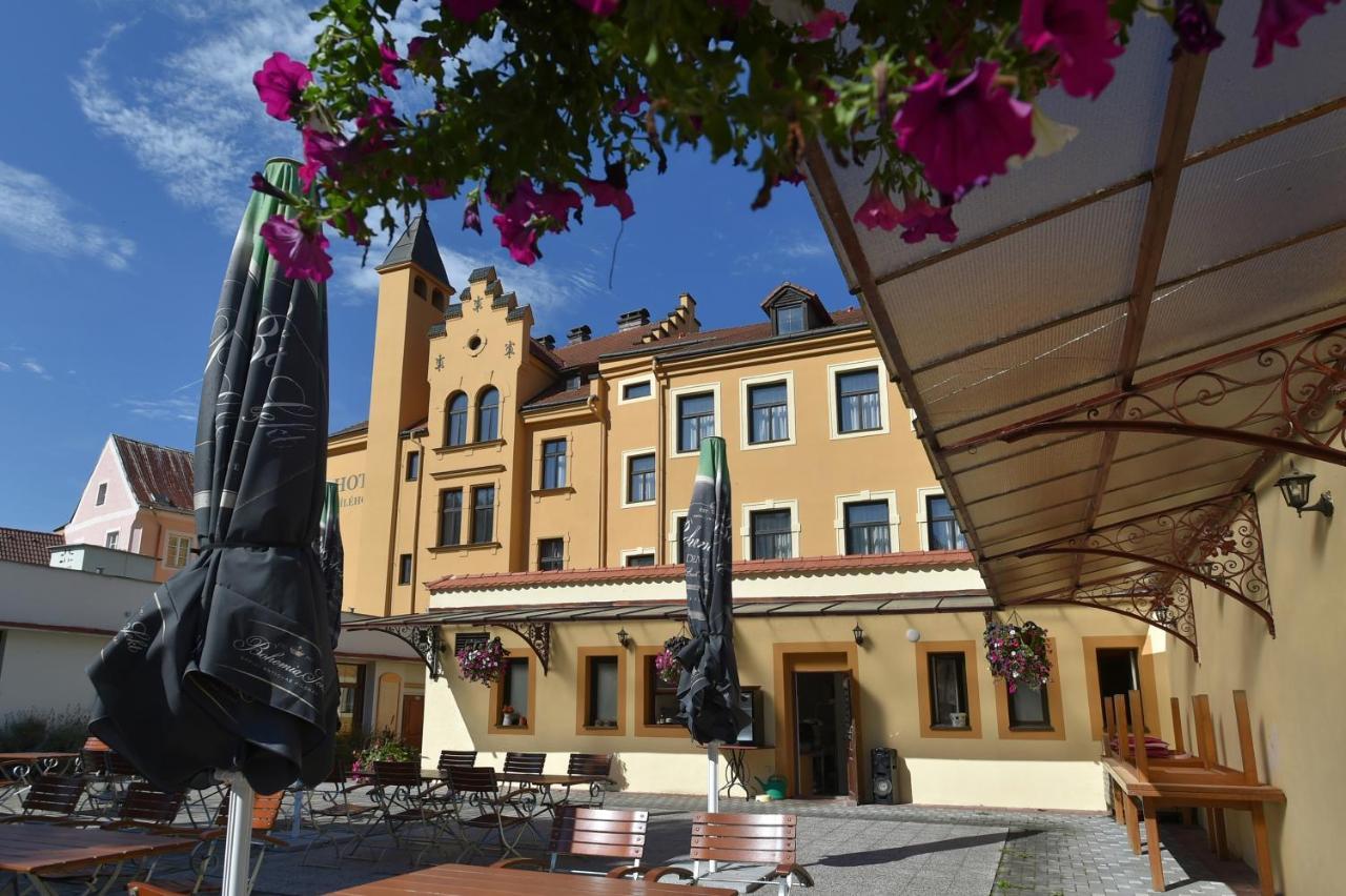 Hotel U Bílého koně Loket Esterno foto