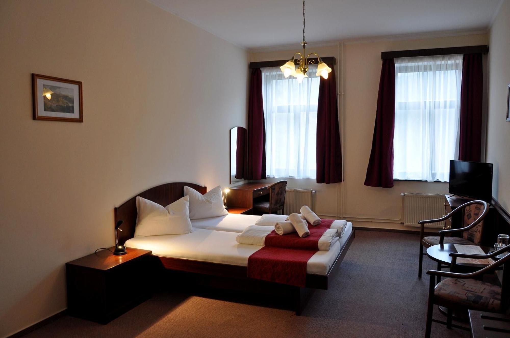 Hotel U Bílého koně Loket Camera foto