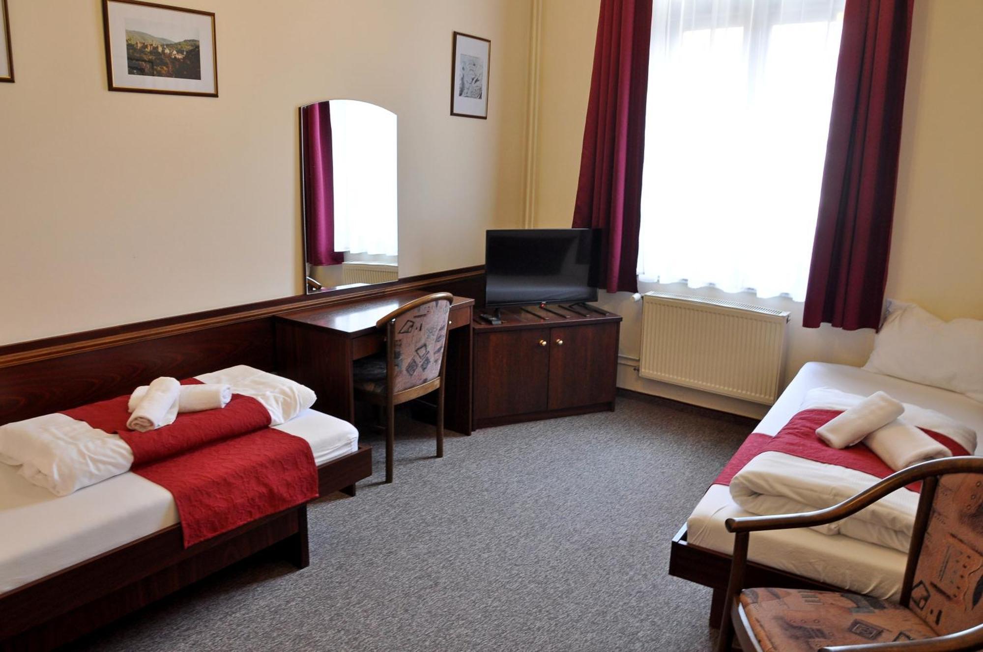 Hotel U Bílého koně Loket Camera foto